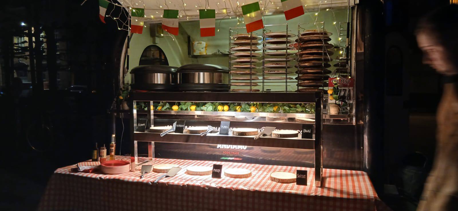 Pizza foodtruck op een huwelijk